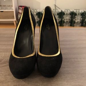Gucci pumps